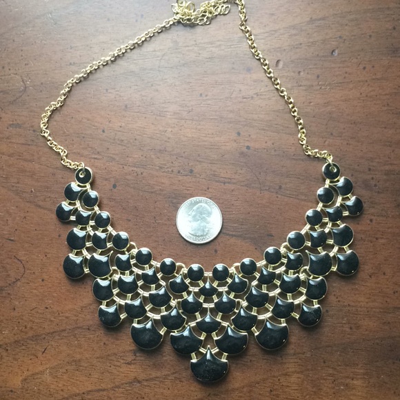 Fashion bib necklace - Picture 2 of 2